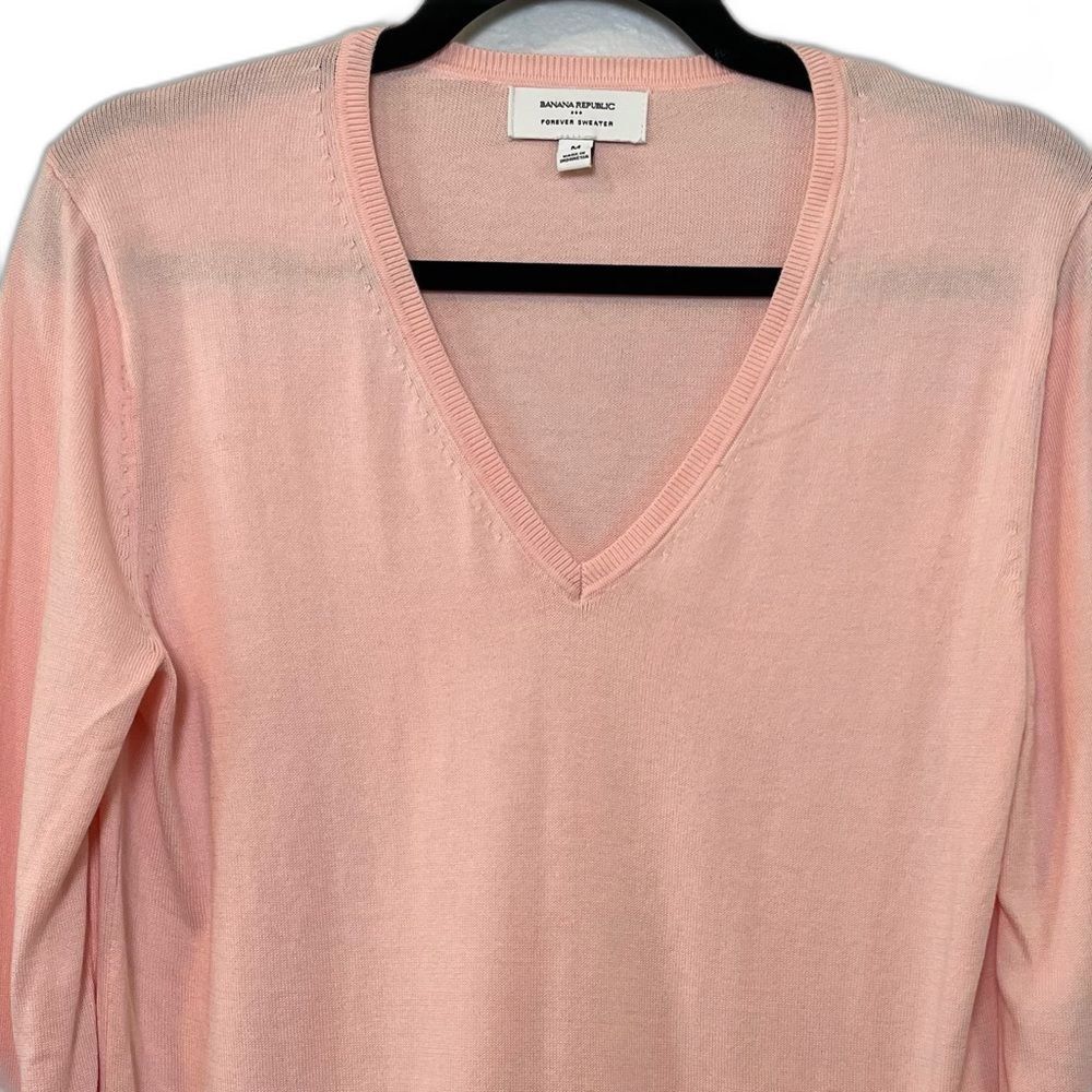 Banana Republic Women's Medium Forever Sweater Pink V-Neck Lightweight